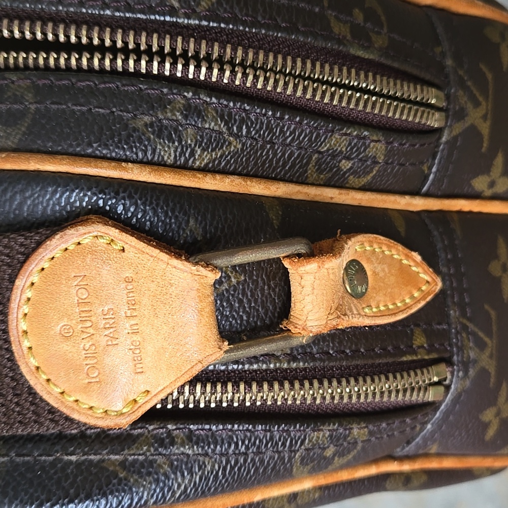 LOUIS VUITTON MONOGRAM  Messenger Bag - Picture 4 of 17